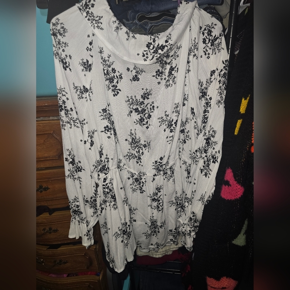 NWT TORRID 3X Gauze Long Sleeve Ruffle Trim Top - Picture 5 of 5